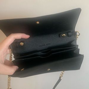 MK wallet on chain bag